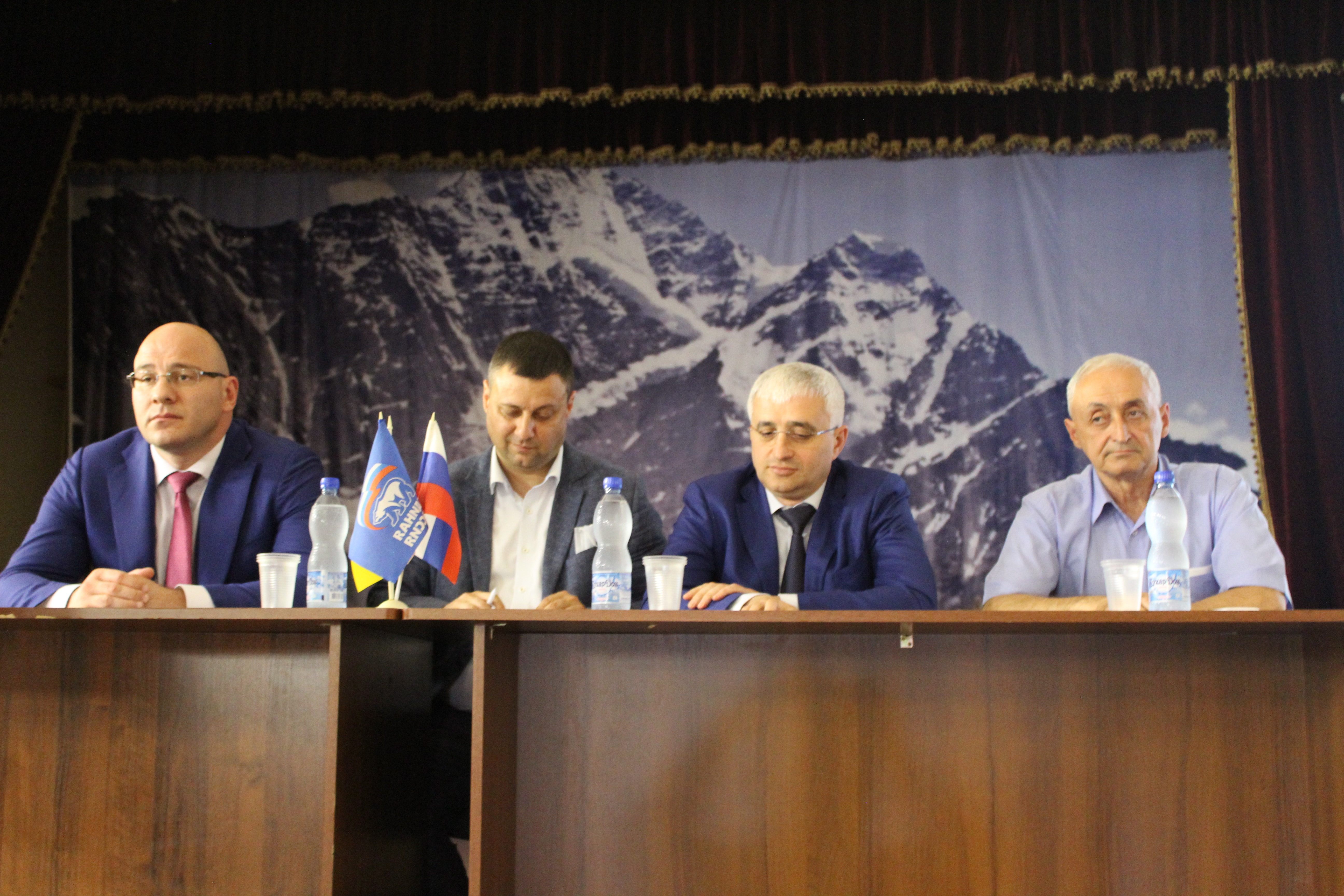 депутаты отчитались