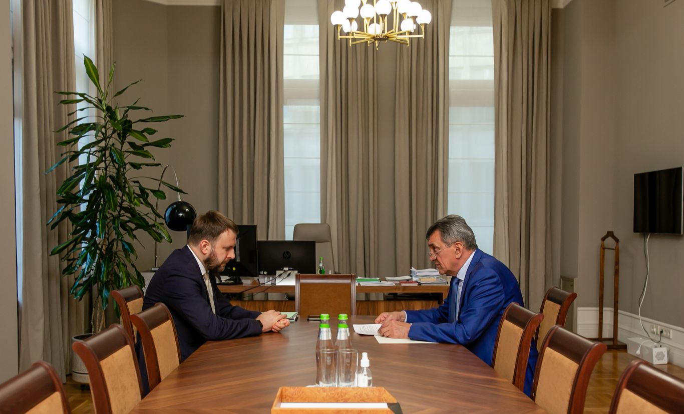 меняло