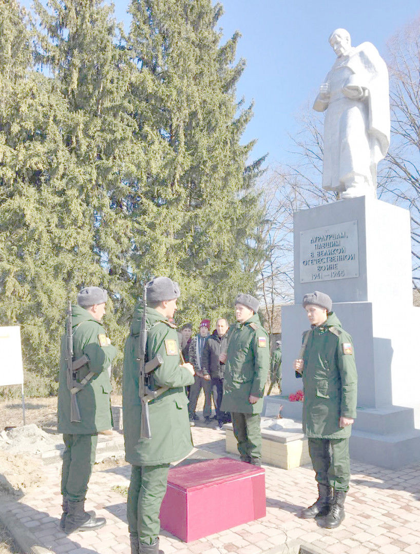 солдаты